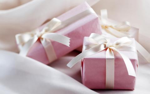 粉红色的礼物盒壁纸