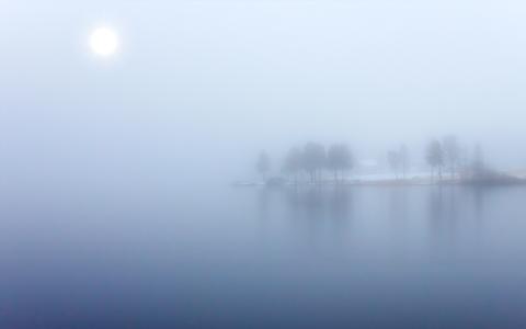 酷湖薄雾壁纸