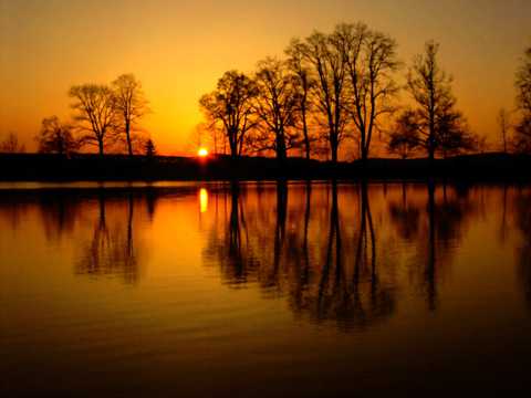 湖水夕阳暮色图片