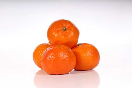 鲜嫩多汁的橘子