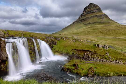 冰岛基尔丘山景象图片