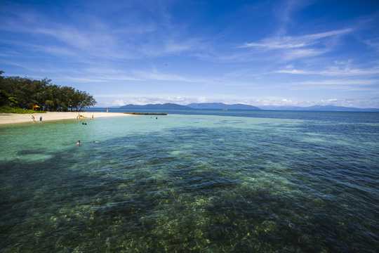 澳大利亚凯恩斯大堡礁绿岛光景图片