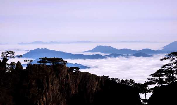 安徽黄山云层光景图片