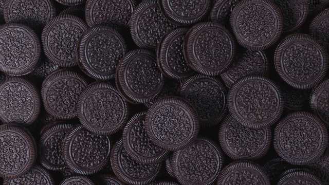 黑色巧克力饼干图片