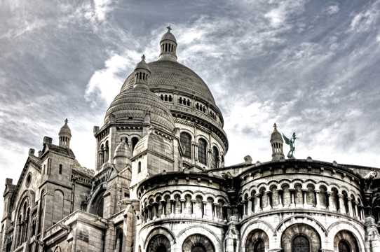 法国巴黎圣心大教堂景色图片