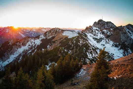 雪域高山朝阳图片