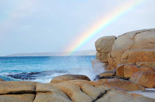 沙滩彩虹景色图片