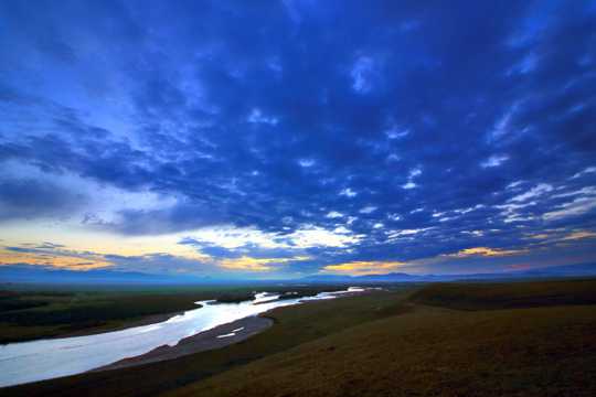 新疆伊犁河谷景致图片