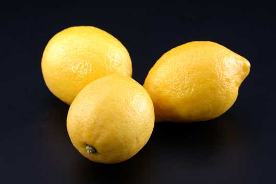 新鲜黄柠檬图片