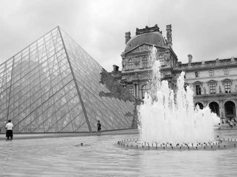 巴黎罗浮宫图片