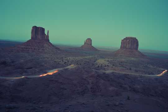 大漠的夜色景观图片