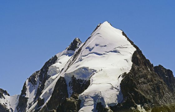 瑞士恩加丁谷地自然光景图片