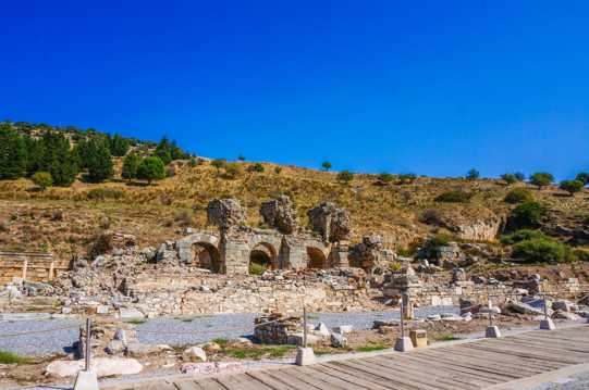 土耳其塞尔丘克以弗所古城自然光景图片