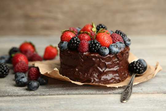草莓巧克力蛋糕拍摄图片
