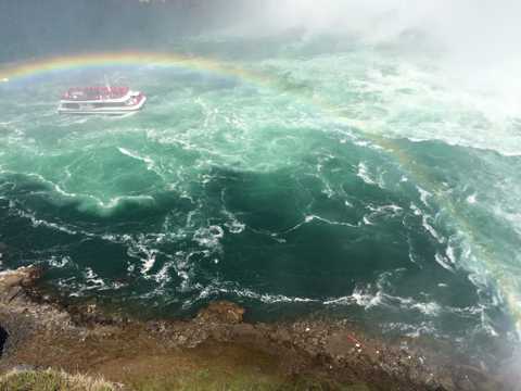 海水彩虹风景图片